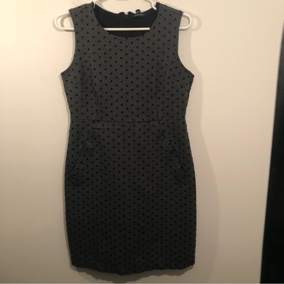 Lands' End Dresses & Skirts - Lands End Womens 10 Sleeveless Dress Gray with Black Dots Stretchy with Pockets